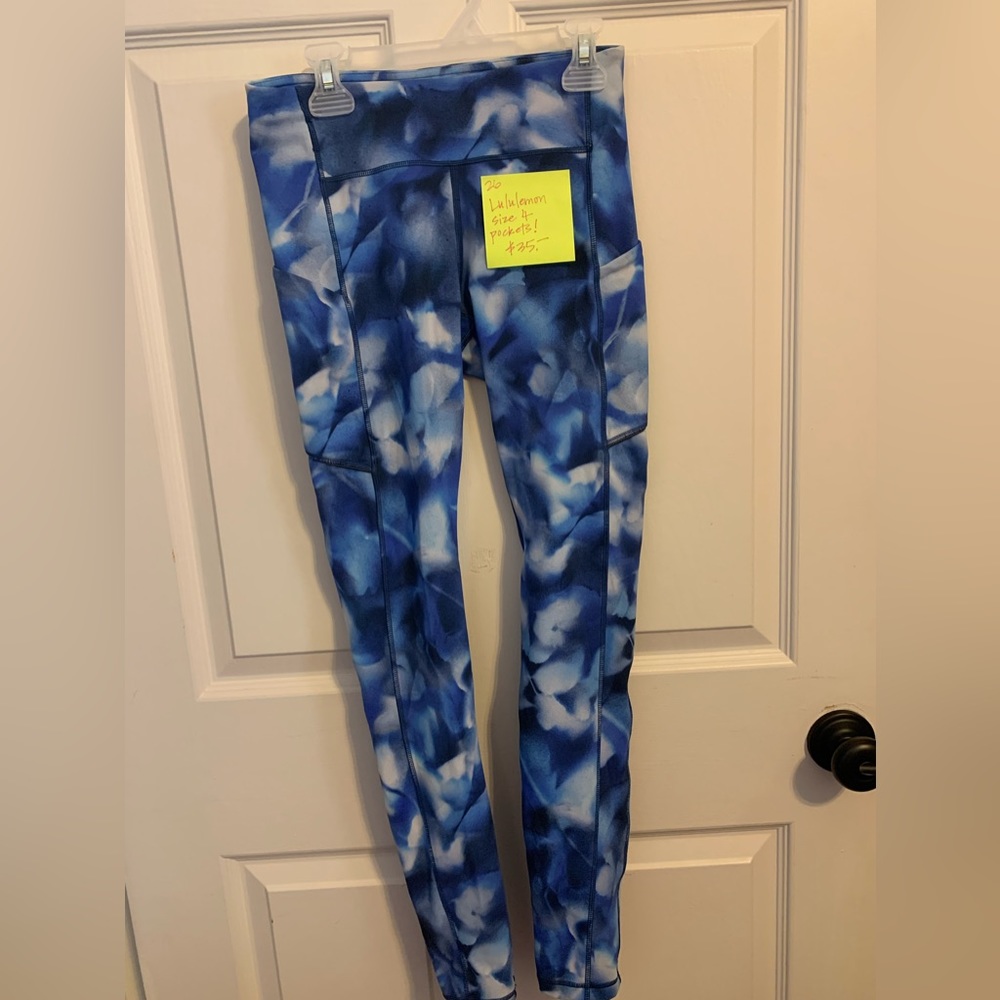 Lululemon size 4 leggings with pockets! So cute!